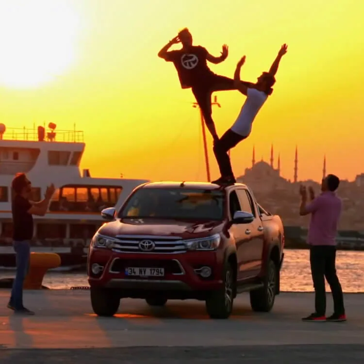 Toyota Hilux Hi-Ride Parkur Sporu