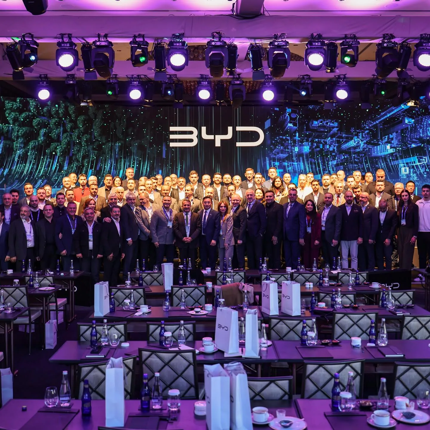 BYD Bayi Toplantısı, The Peninsula 1